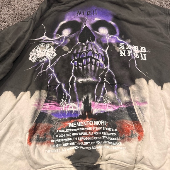 Memento mori darc sport wolves club Black and Purple skull Graphic Hoodie sz L - Picture 2 of 4